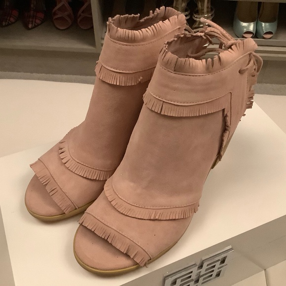 Blush suede Booties with open toe. Size 6.5 NEW - Picture 1 of 5